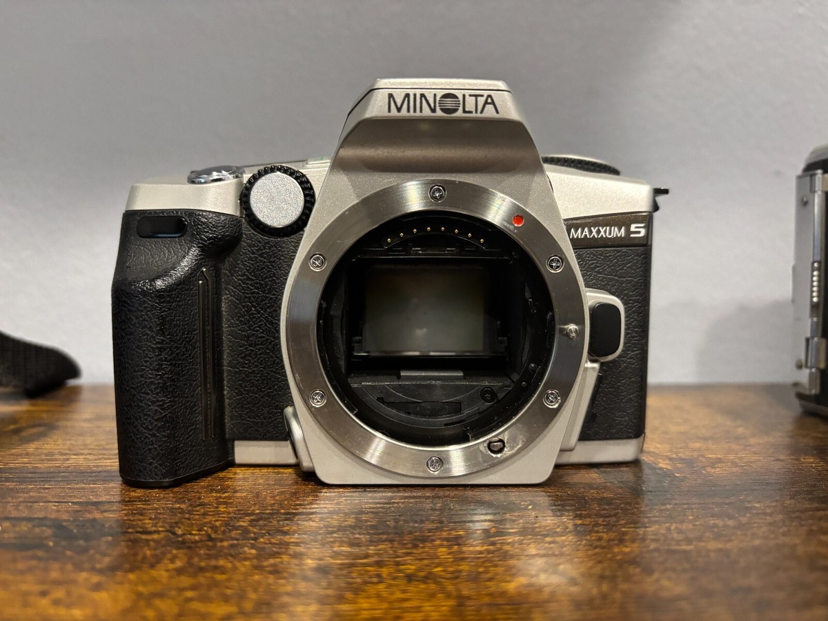 Minolta Maxxum QD 35mm SLR Film Camera
