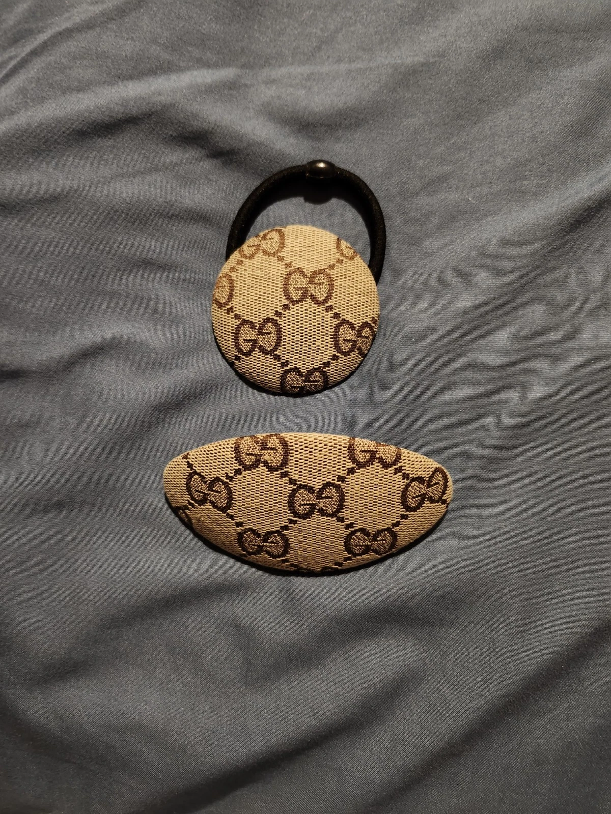 2 Gucci emboîtés G Barette 3 1/2
