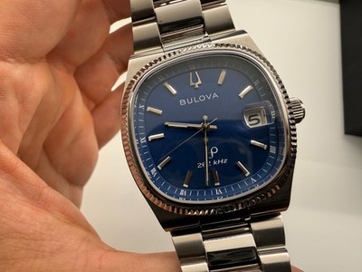 Bulova Super Seville Uhr blaues Zifferblatt gebürstet - Referenz 96B440