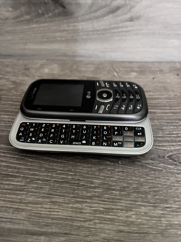 LG Cosmos 3 VN251S Black QWERTY Keyboard Verizon Slider Phone NOT TESTED - Image 3 of 4