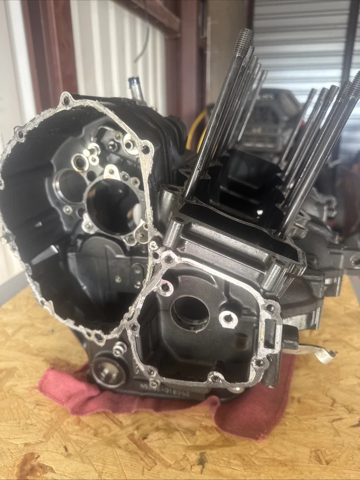 09-14 YAMAHA YZF R1 OEM MOTOR CÁRTER CÁRTER CÁRTER BLOQUE Foto 3 de 4