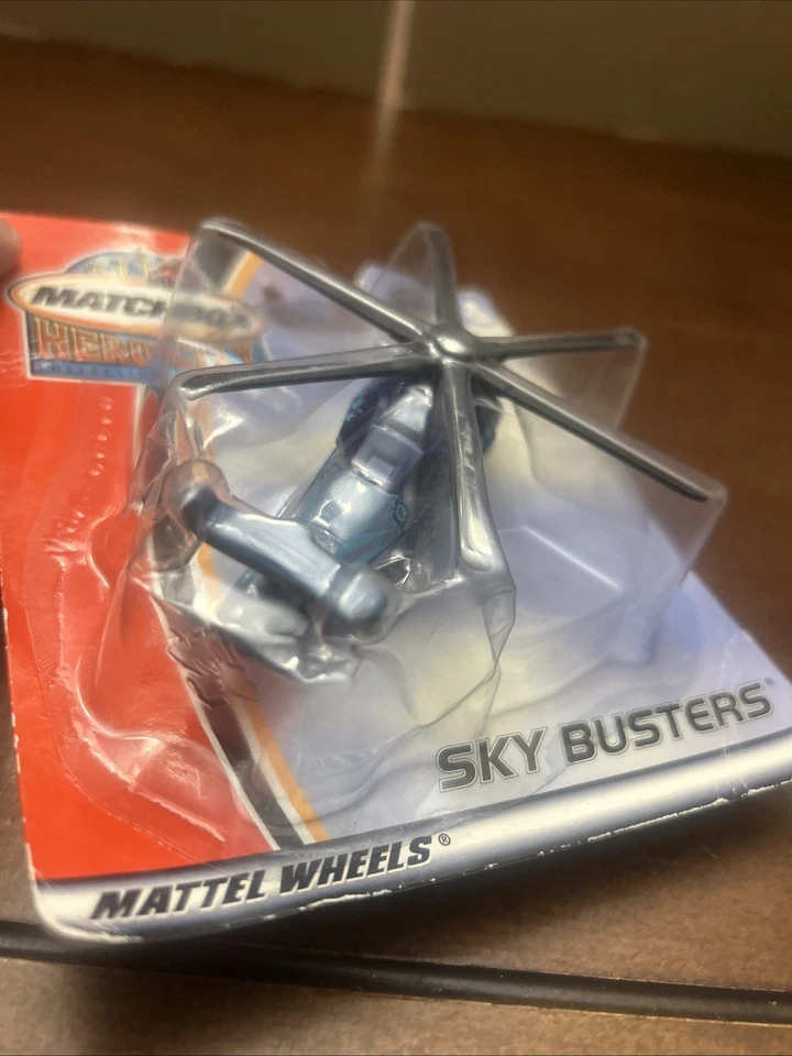 Helicóptero Militar Sky Busters Matchbox Hero City Die Cast NUEVO 2002 Azul Foto 2 de 4
