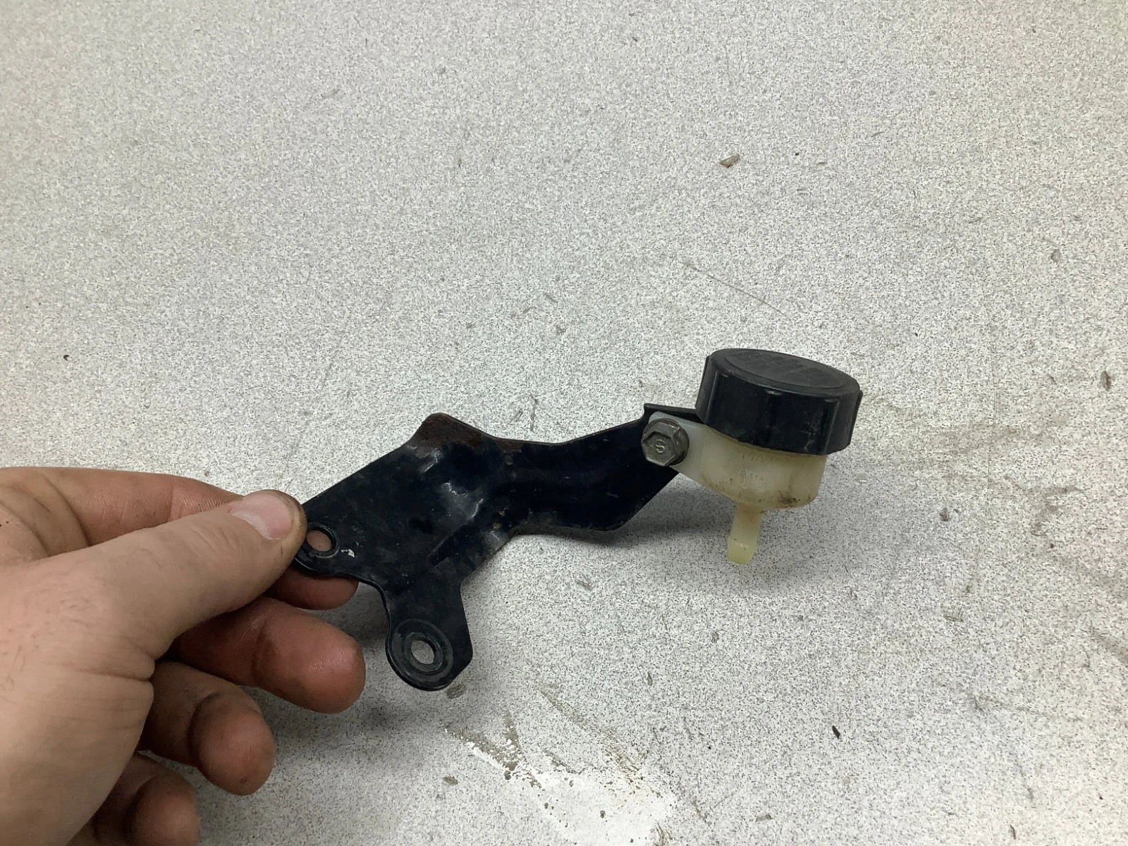 2002 02 POLARIS SCRAMBLER 400 4X4 OEM REAR BRAKE MASTER CYLINDER RESERVOIR