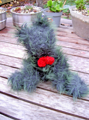 GRÜNER GESTRICKTER ODER GEHÄKELTER TEDDYBÄR PLÜSCHTIER HANDGEFERTIGT WEICH