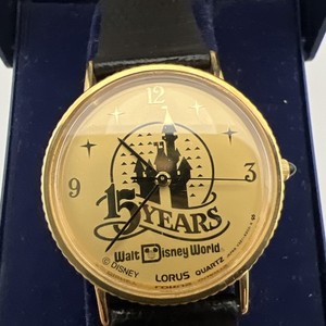 Vintage Walt Disney World Castle Lorus Gold Tone Watch, New Battery Gold-tone Walt Disney World Watch by Lorus | Disney  main image 4