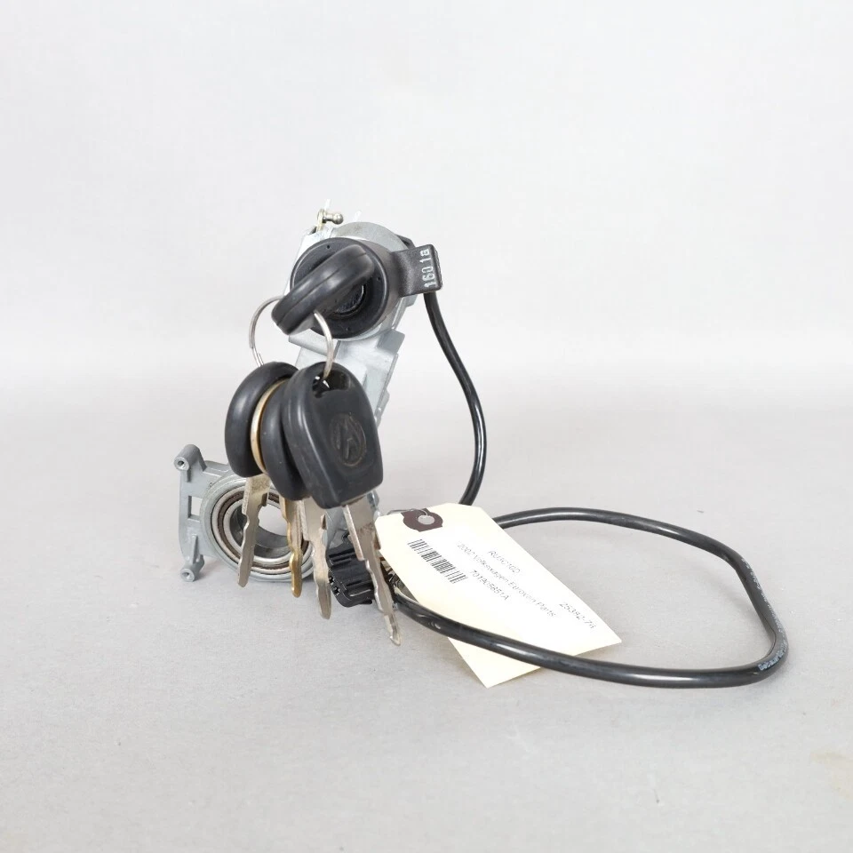 1999-2003 Volkswagen Eurovan Ignition Switch Lock Cylinder 701905851A OEM Used - Imagem 4 de 4
