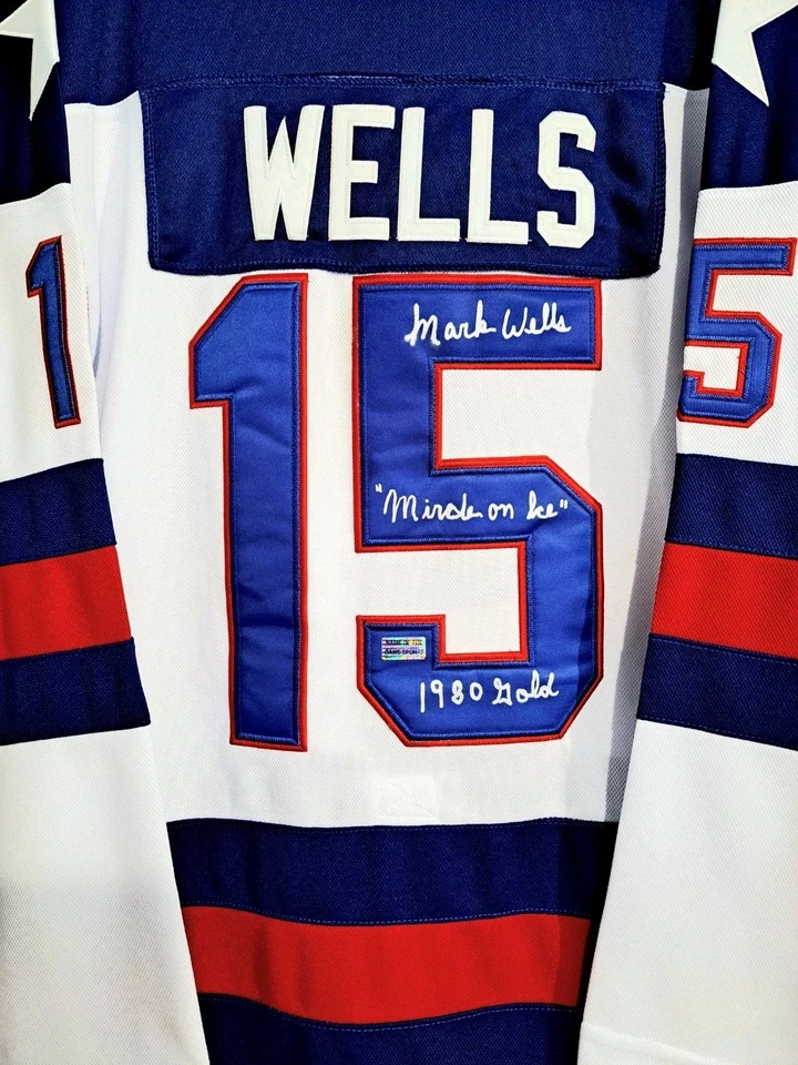 Camiseta deportiva de hockey Miracle On Ice 🇺🇲 firmada por Mark Wells 1980 EE. UU. ¡RARA! Foto 2 de 4
