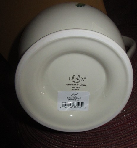 LENOX HOLIDAY PITCHER - 10.75 " HOLLY AND BERRIES - Picture 3 of 3