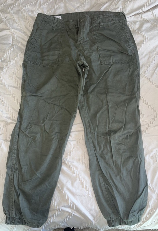 Vanilla Star Womens mid-rise green jogger pants, 26" inseam, size w29/9