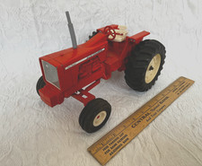 VINTAGE ALLIS-CHALMERS TWO-TWENTY ORANGE DIESCAST FARM TRACTOR TOY VEHICLE