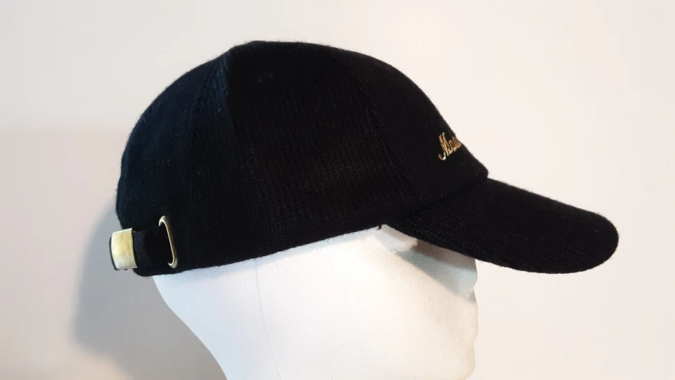Boné/chapéu de beisebol feito sob medida Madame Paulette letras douradas pretas tamanho único - Imagem 3 de 4