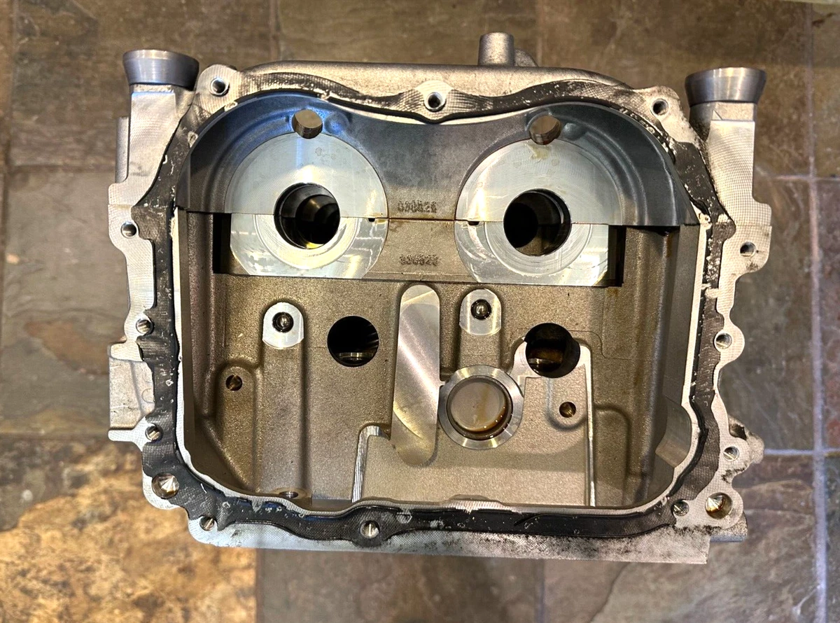 MERCEDES BENZ CYLINDER HEAD, PART# 2600105400, 2600107701, GENUINE とろみ@お値下げ交渉可能です様専用