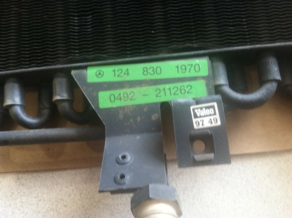 1985-92 MERCEDES-BENZ 300E W124 ~ CONDENSER ~ A1248300870 - Image 2 of 4