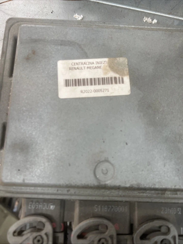 Centralina Motore ECU RENAULT MEGANE SCENIC 8200565863 S122326108A Da Scodificar - Immagine 2 di 2