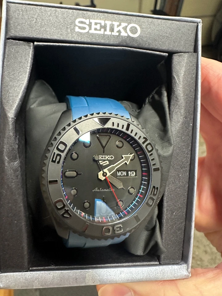 Seiko Men's Sports Watch SRPD79 - Dark Mod Blue Strap, Excellent Condition - Image 3 of 4