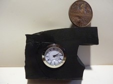 Uhr in echter Kohle mit Bergbau-Medaille