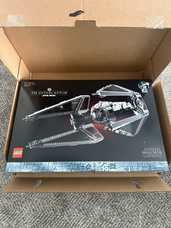 LEGO STAR WARS SET 75382 ULTIMATE COLLECTORS SERIES TIE INTERCEPTOR BRAND NEW