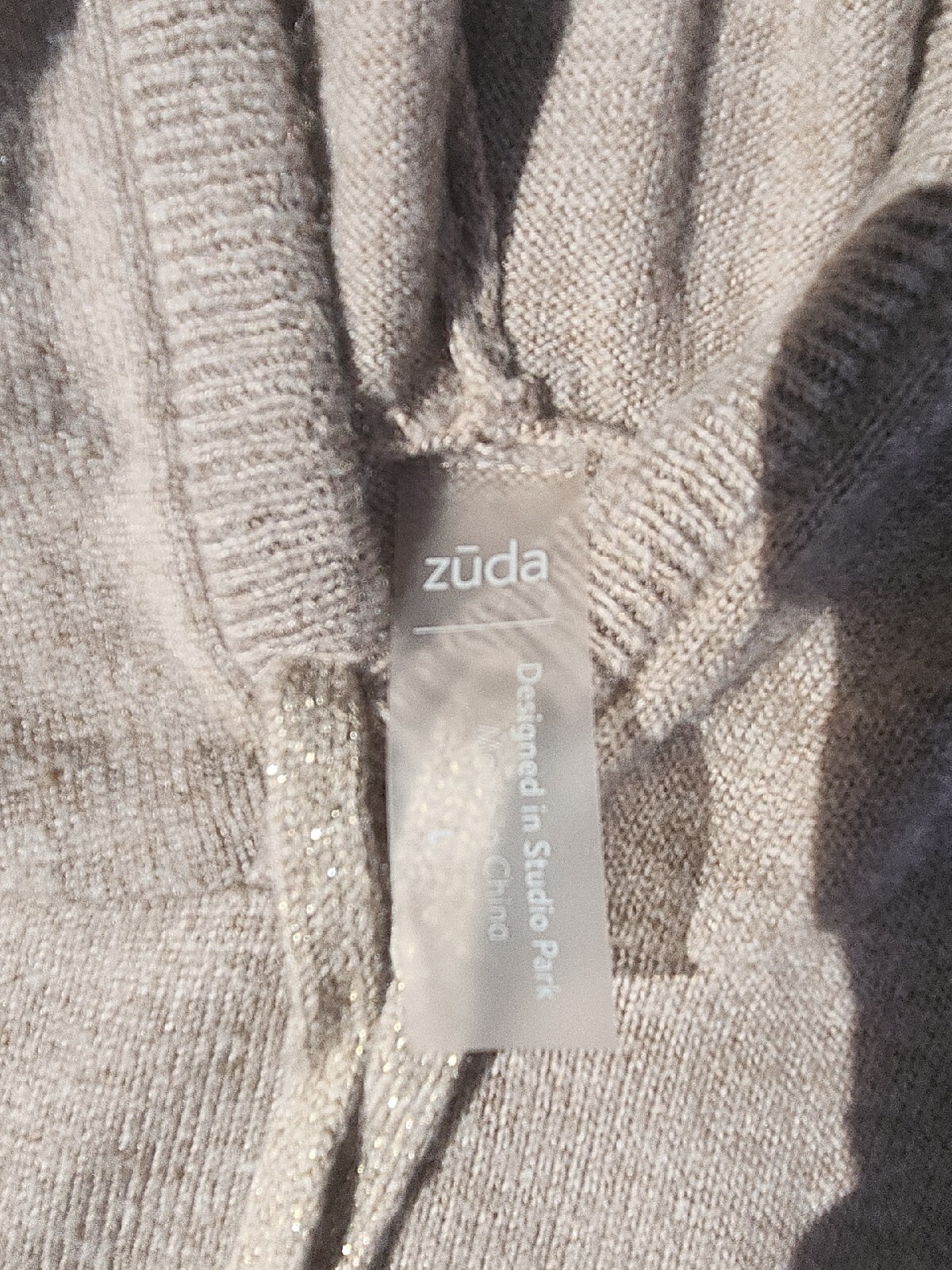 Zuda pull over Light Weight jacket large - image 4