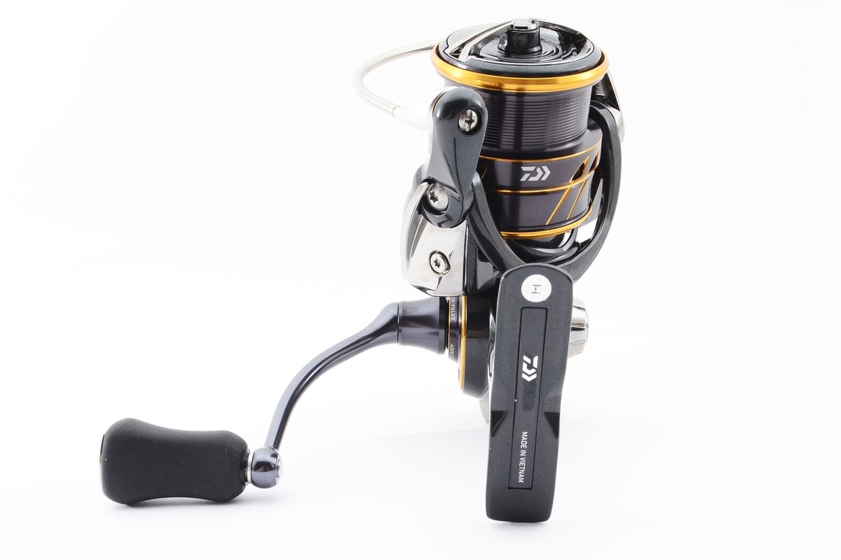 Daiwa 21 Caldia LT 2500S-XH Spinning Reel Near Mint from