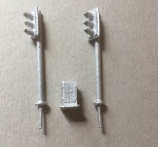 P&D Marsh OO Gauge PW164 Modern traffic lights single castings require painting
