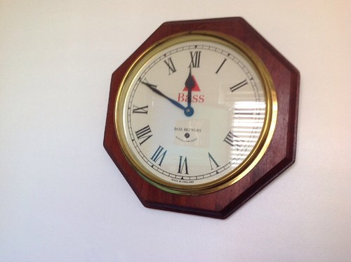 Vintage Bass Brewers Collectable Wooden Cased Home Bar Wall Clock MAN CAVE - Picture 6 of 12