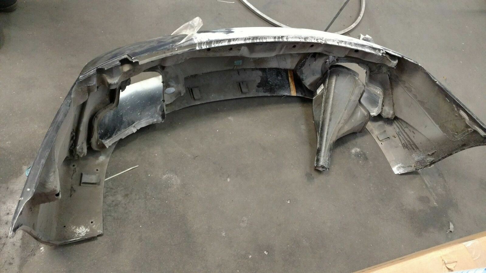 LAMBORGHINI MURCIELAGO LP640 FRONT BUMPER OEM 410807103C 