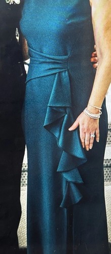 Betsy Adam Vestido Trompeta con Volantes Lazo Sin Mangas Vestido con Volantes Color Pino Talla 10 - Imagen 8 de 16