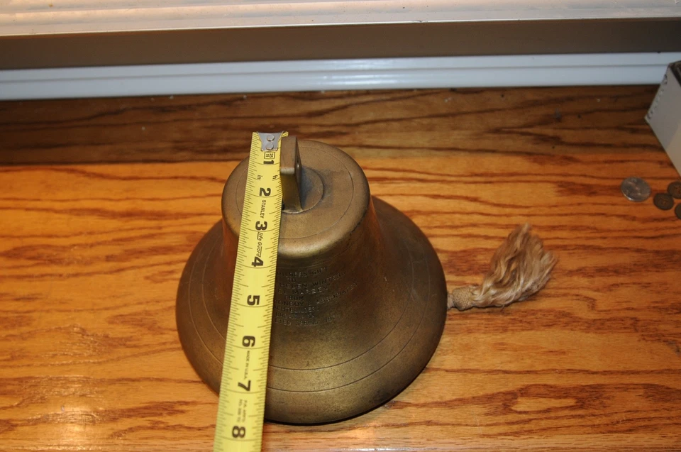 Campana marítima de barco de yate de latón bronce con timbre presentada por constructor de yates** Foto 3 de 4