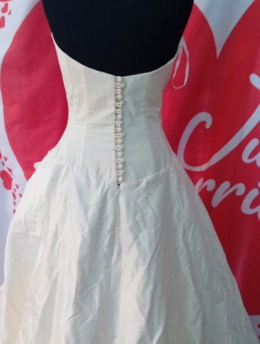 Wedding Dress size 10 ivory silk Alan Hannah, check measurements, F - Picture 4 of 6