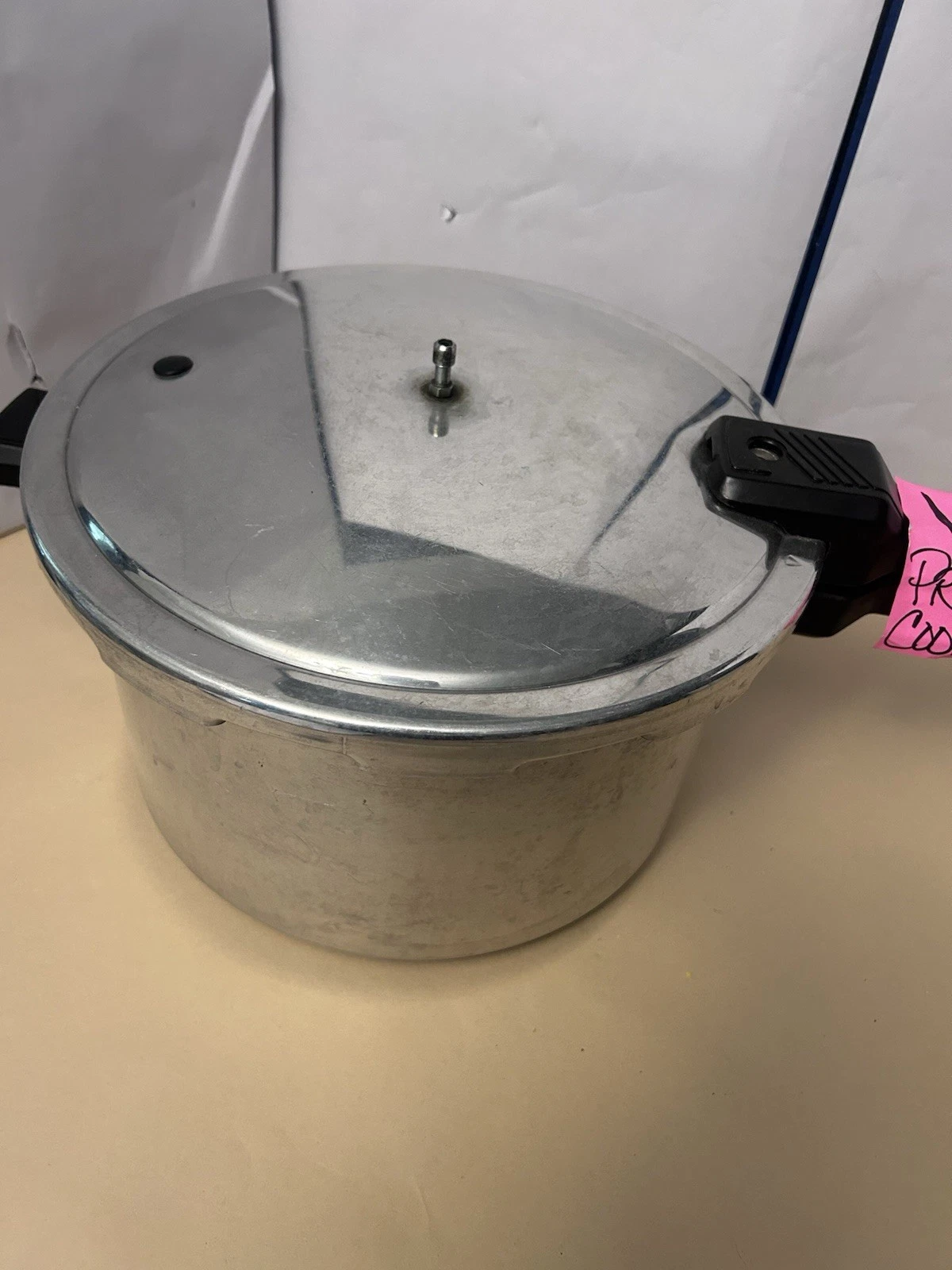 VTG Metal Press to Pressure Cooker Used
