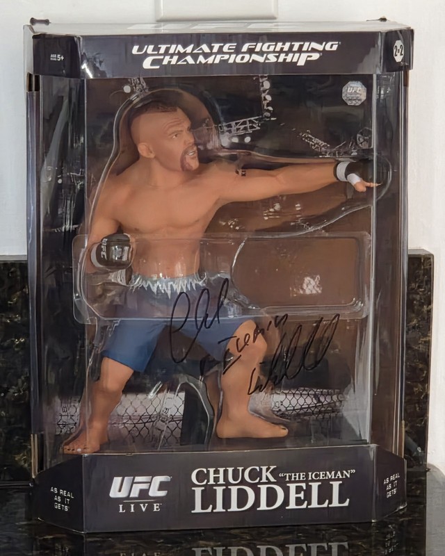 2010 Round 5 UFC LIVE CHUCK "The Iceman" LIDDELL Signed Autographed MMA Figure 