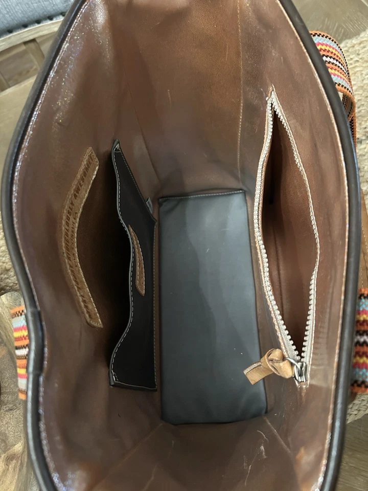 Bolso de mano de cuero Consuela Foto 3 de 4