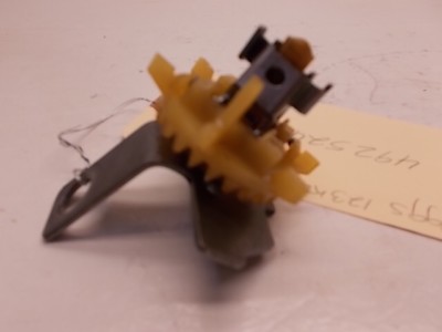 Briggs & Stratton 492524 Oil Slinger. From Model 123K02. Fits Others. USED