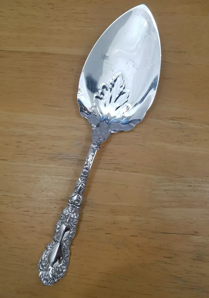 GORHAM VINTAGE 1977 IMPERIAL CHRYSANTHEMUM SILVERPLATED PIE / CAKE SERVING KNIFE - Image 2 of 4
