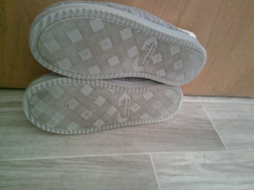 Dluxe By Dearfoams Slippers Womens 9-10L Loafers Flats Gray Faux Fur Slip On - Picture 4 of 5