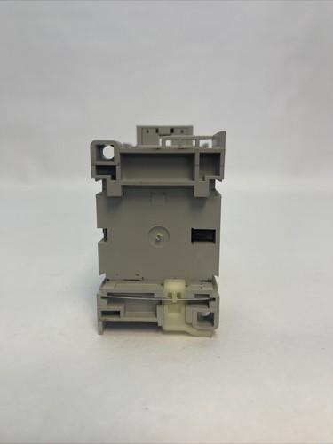 Allen Bradley 100S-C09DJ14C (100-C09D*10 600VAC 25A 7,5HP COIL 24VDC 100S-F) - Bild 9 von 9