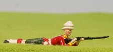 BRITAINS - LEAD - ARGYLL SUTHERLAND HIGHLANDER SOLDIER - VINTAGE FIGURE 140