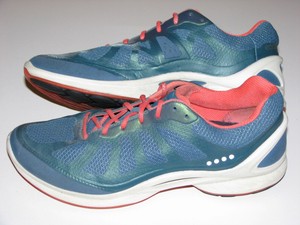 ecco biom running shoes