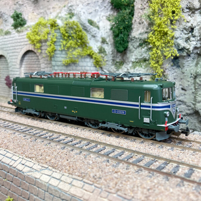 Locomotive électrique CC 25009 PIKO 96592 un chef-d'œuvre de collection HO