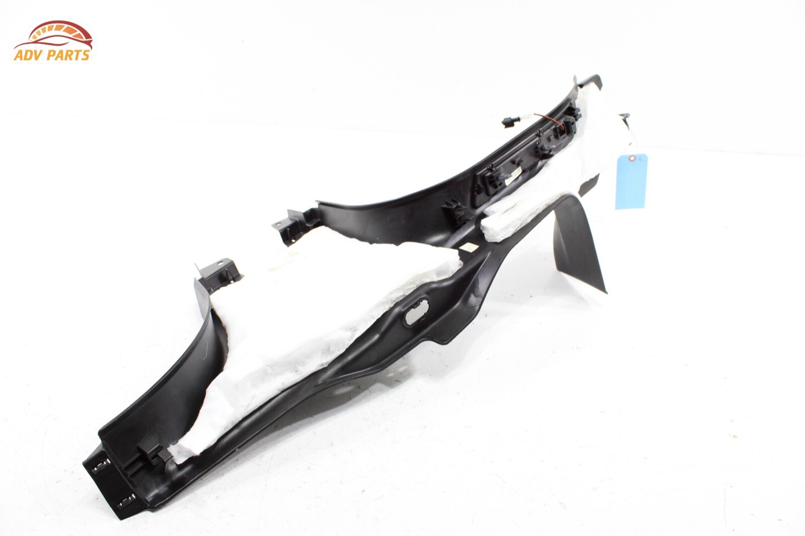 2017 - 2020 MASERATI LEVANTE LEFT SIDE B PILLAR LOWER TRIM COVER PANEL OEM