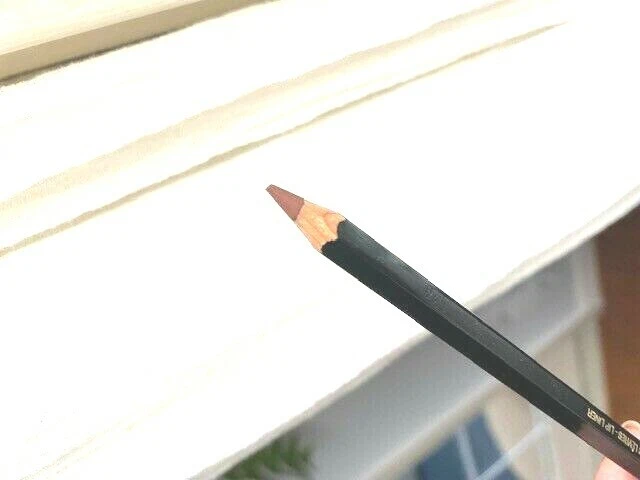 BNWB Yves Saint Laurent Dessin Des Levres - Lip Liner #18 BROWN~ 0.03 oz - Image 4 of 4