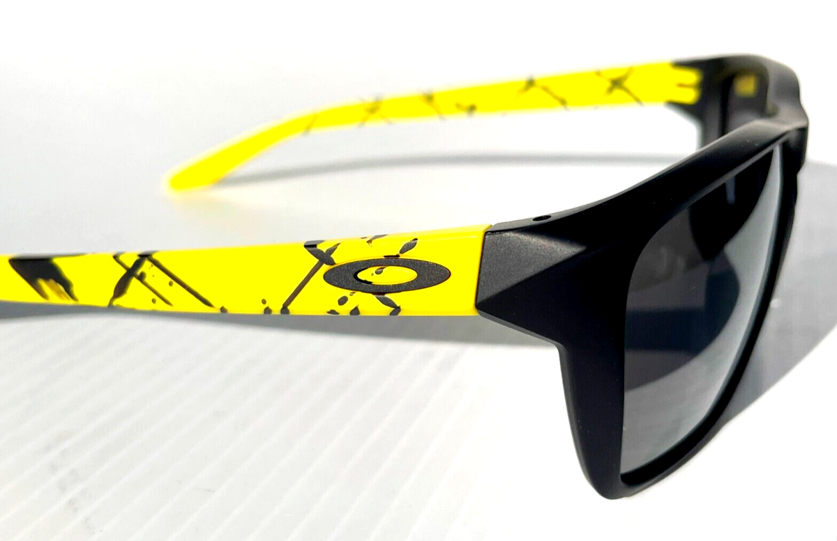 Oakley SYLAS Tour De France Matte Black Yellow PRIZM Black Lens