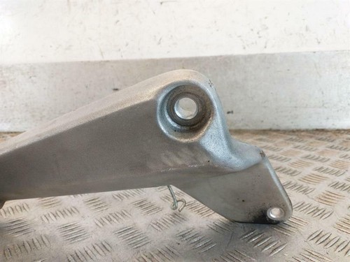 Honda CG 125 (2004-2009) R/H Right Foot Rest Hanger - Picture 3 of 5