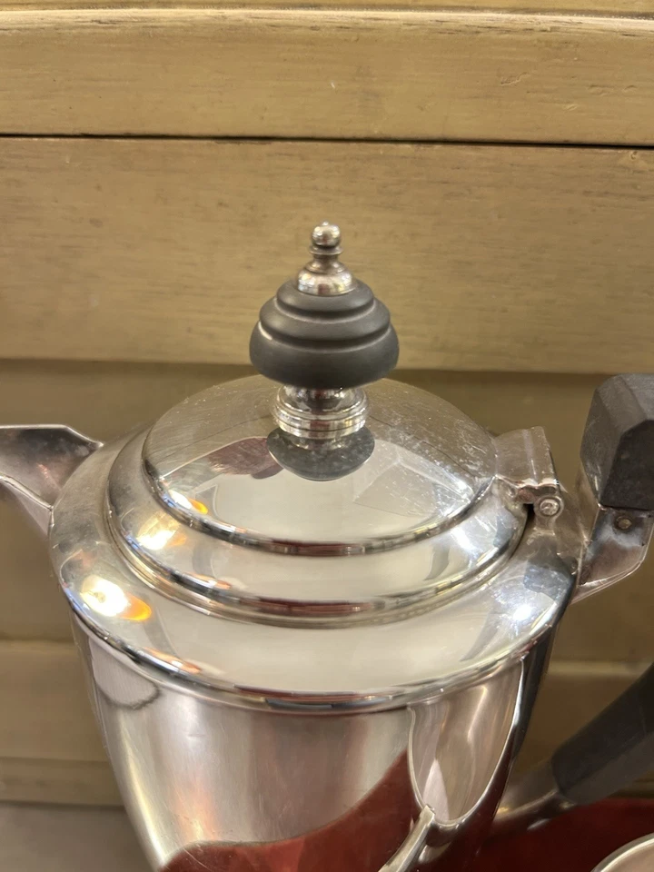 Juego de café con plato de plata Art Deco Mappin and Webb Foto 4 de 4