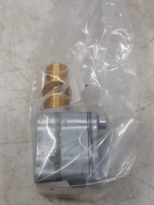 Nexen 945100 Quick Exhaust Shuttle Valve   1/8'' NPT, 5 100 PSI, In-Line Mount