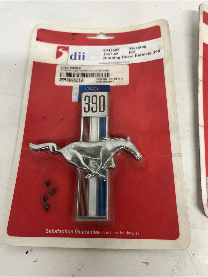 Pair 1967-1968 Ford Mustang 390 Front Fender Emblems C7ZZ-16228-D Scott Drake - Image 3 of 3