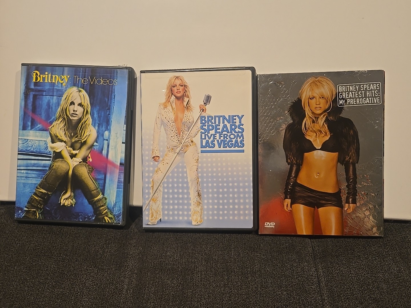Britney spears dvds bundle 00s pop music merchandise concert memorabilia
