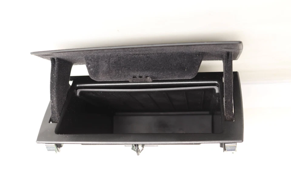 2014-2016 BMW M235I - Compartimento de armazenamento painel esquerdo 9211310 - Imagem 2 de 4