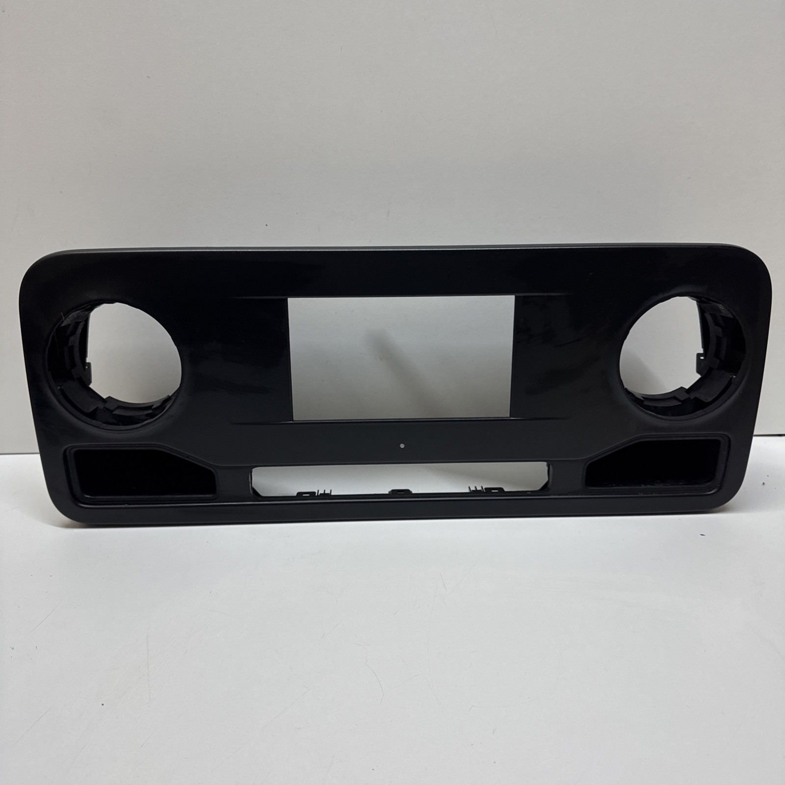 MERCEDES-BENZ SPRINTER 907/910 Music Player Trim A9108209000 3.0 Diesel 