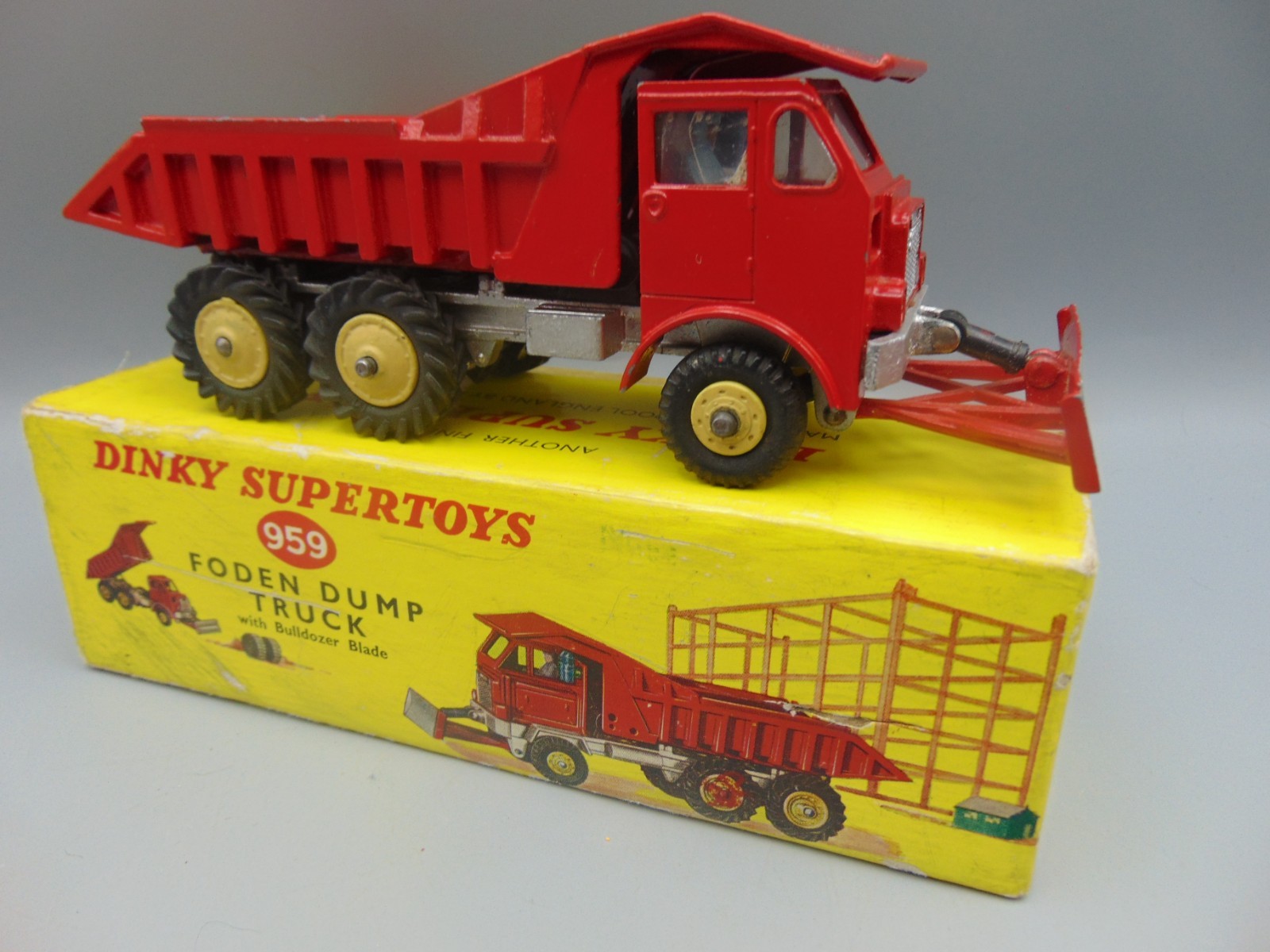 ミニカー DINKY No.959 FODEN DUMP TRUCK Dinky toys 959 Foden Dump Truck Very Near Mint/Boxed 'Brecon